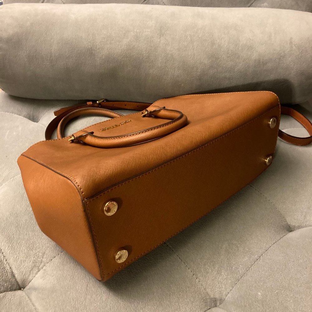 ⭐️ Michael Kors Sutton Satchel - Picture 3 of 8